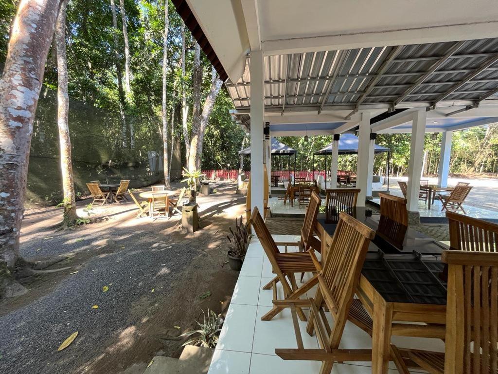 Capital O 92612 Penginapan D'Alas Purwo & Beachnearpadang Savana Sadengan Banyuwangi  Extérieur photo